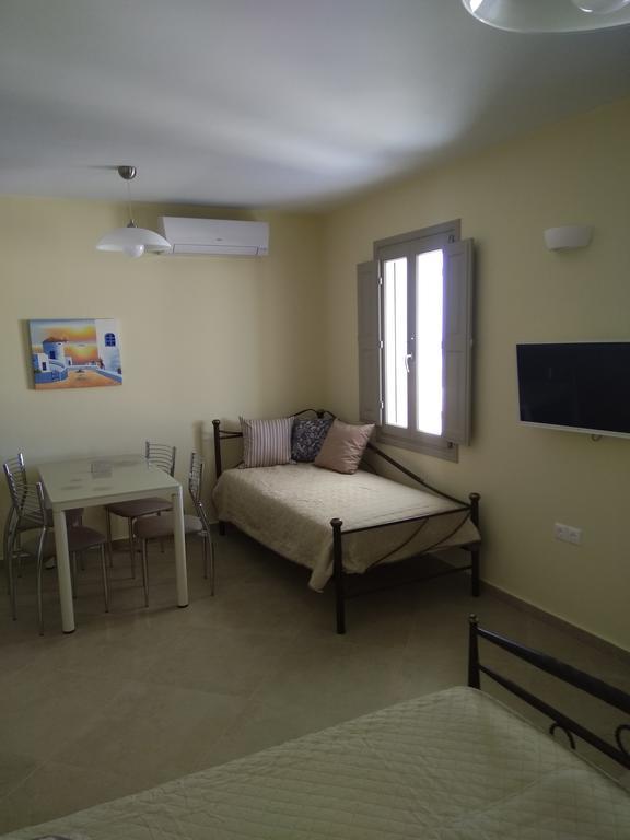 Santa Rinoula Suites Sea Sunset Views Adults Only Megalochori  Pokoj fotografie